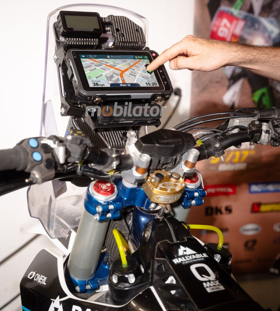 Czytelność silniejsza niż słońce z ekranem 2600 NIT