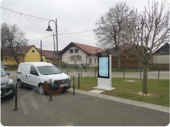 NoMobi Trex 65 inch Windows Digital Signage Totem advertising monitors