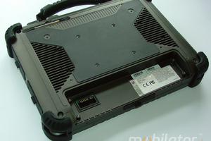 Industiral Winmate R12ID8M-RTM7CA3G