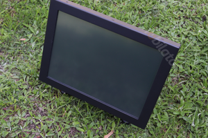 Wytrzymały ekran dotykowy do zastosowań outdoorowych