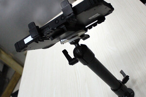 MobiPad EM-I12W/I12A - Uchwyt samochodowy (Aluminiowy - długi)