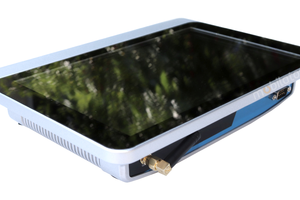 Odporny na wibracje komputer dotykowy