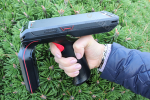 Przemysłowy terminal danych Odporny na pył i wodę z czytnikiem kodów 2D oraz technologią NFC  dla hurtowni z normą pyłoszczelności  MobiPad SL70 