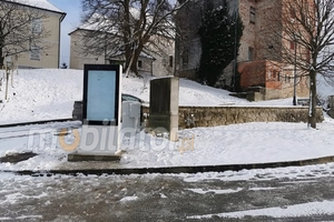 totem multimedialny podświetlany cichy Trex 55W