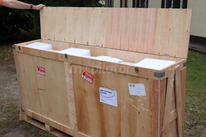 Totem odporny na akty wandalizmu Gablota zewnętrzna odporna na deszcz i mróz norma IP65 NoMobi Trex Hi65