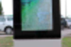 Totem odporny na akty wandalizmu Gablota zewnętrzna odporna na deszcz i mróz norma IP65 NoMobi Trex Hi43W