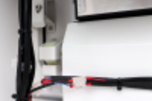 totem reklamowy z 43-calowym  Totem zewnętrzny dla firm turystycznych  Wytrzymały na warunki zewnętrzne NoMobi Trex Hi43W