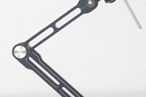 Uchwyt biurkowy standard VESA dla tabletu przemysłowego 