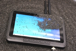 Emdoor V80J Wielozadaniowy tablet do użytku w pojazdach policji 