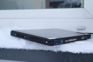 Budowlany tablet na trudne warunki atmosferyczne i mechaniczne