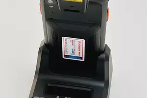 Solidny terminal danych wyposażony w technologie NFC