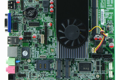 Przemysłowy MiniPC IBOX-M25-X4 High 