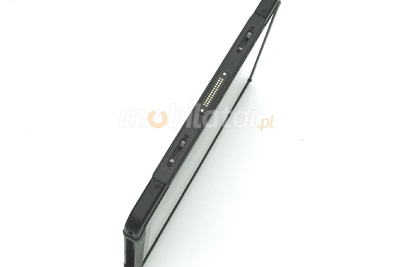 Pyłoszczelny wstrząsoodporny tablet przemysłowy Emdoor X11 2D