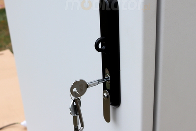  Odporny na wodę i kurz zewnętrzny totem stojący z 65-calowym dotykowym wyświetlaczem HD NoMobi Trex Hi65