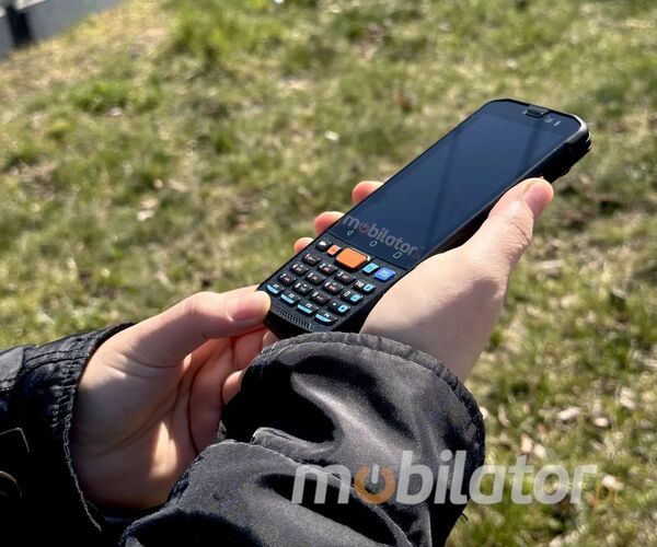 Przemysłowy terminal magazynowy ze skanerem 2D